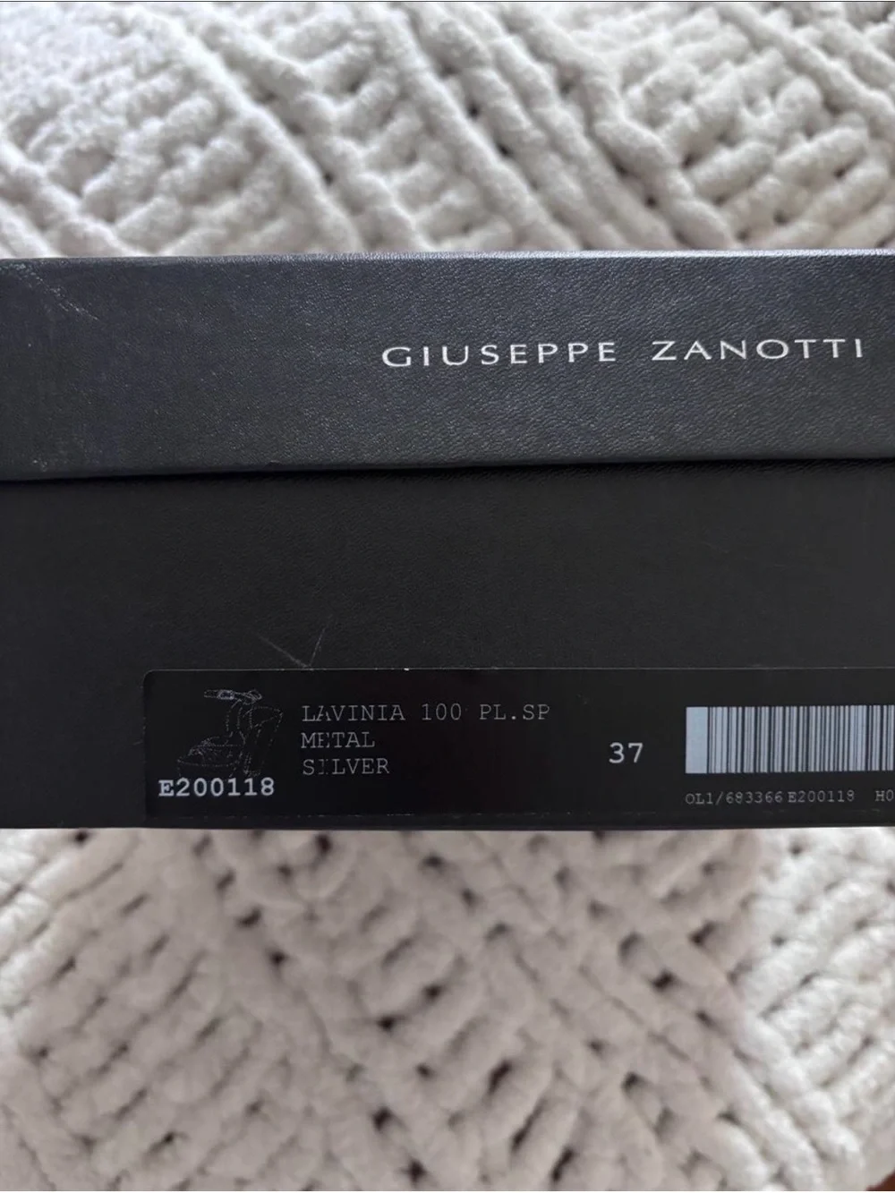 Giuseppe Zanotti Black Box with Silver Label